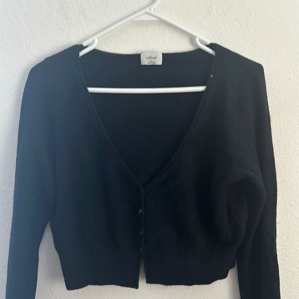 Wilfred Black Women's cropped  Sweater